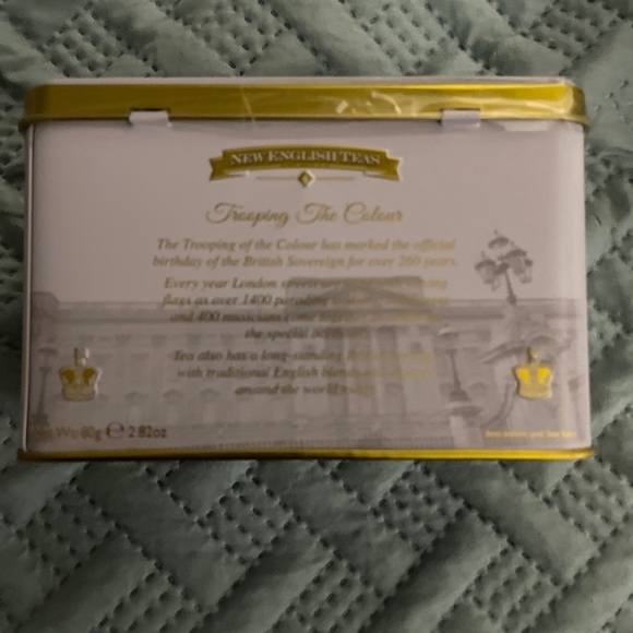 New English Teas Trooping the Colour Queen Elizabeth II Tea Tin -40 Teabags - Picture 3 of 6